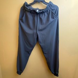 Women’s Lululemon Stretch High-Rise Jogger 
Graphite Grey Size 8